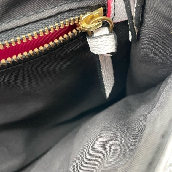 Elliott Lucca crossbody purse - Picture 10 of 11